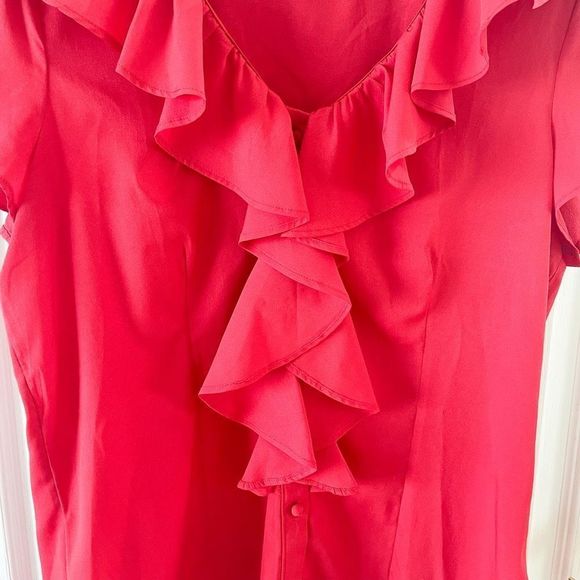Banana Republic Medium Strawberry Ruffle Shirt Blouse Top‎ with Fabric Buttons - Picture 4 of 10